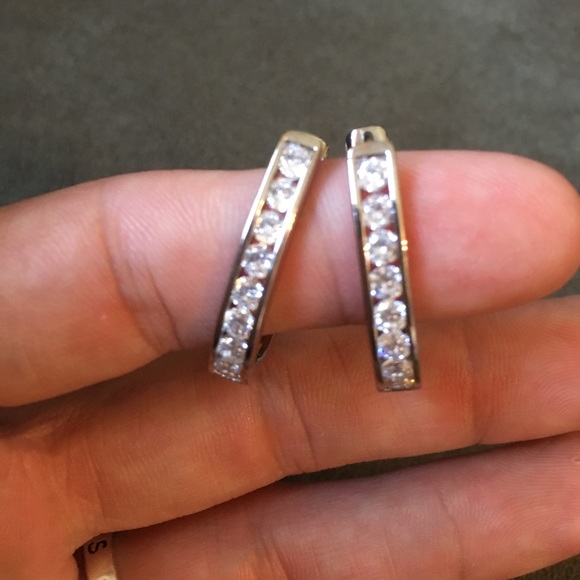 Stunning earrings - Picture 1 of 6