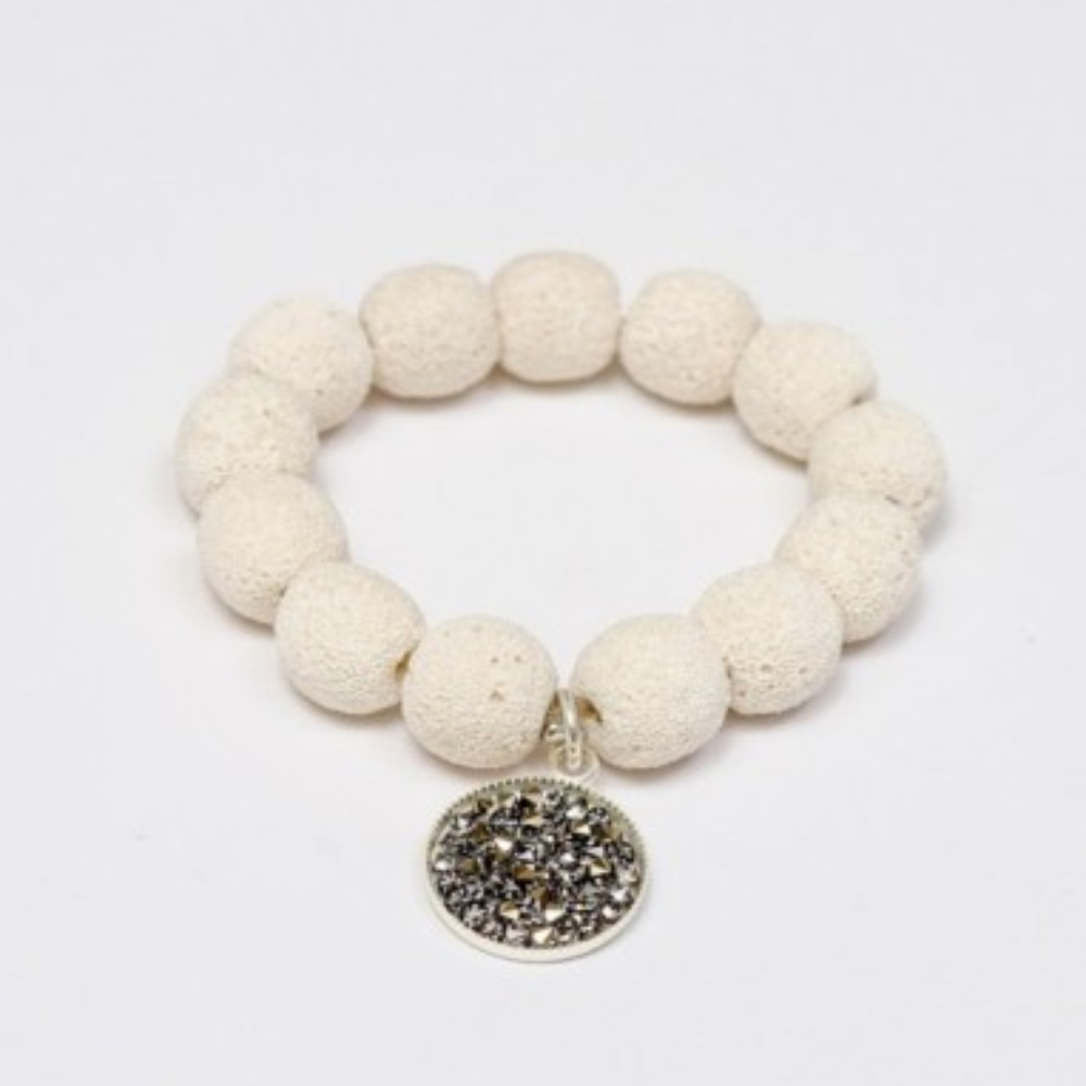 Zzan Jewelry White Stone Bracelet