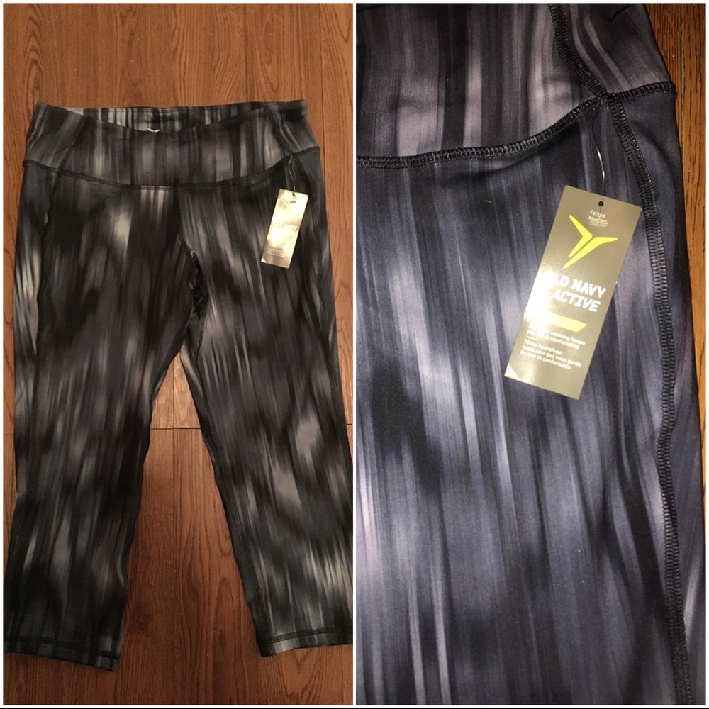 Old Navy Gray & White Compression Capris- L- NWT
