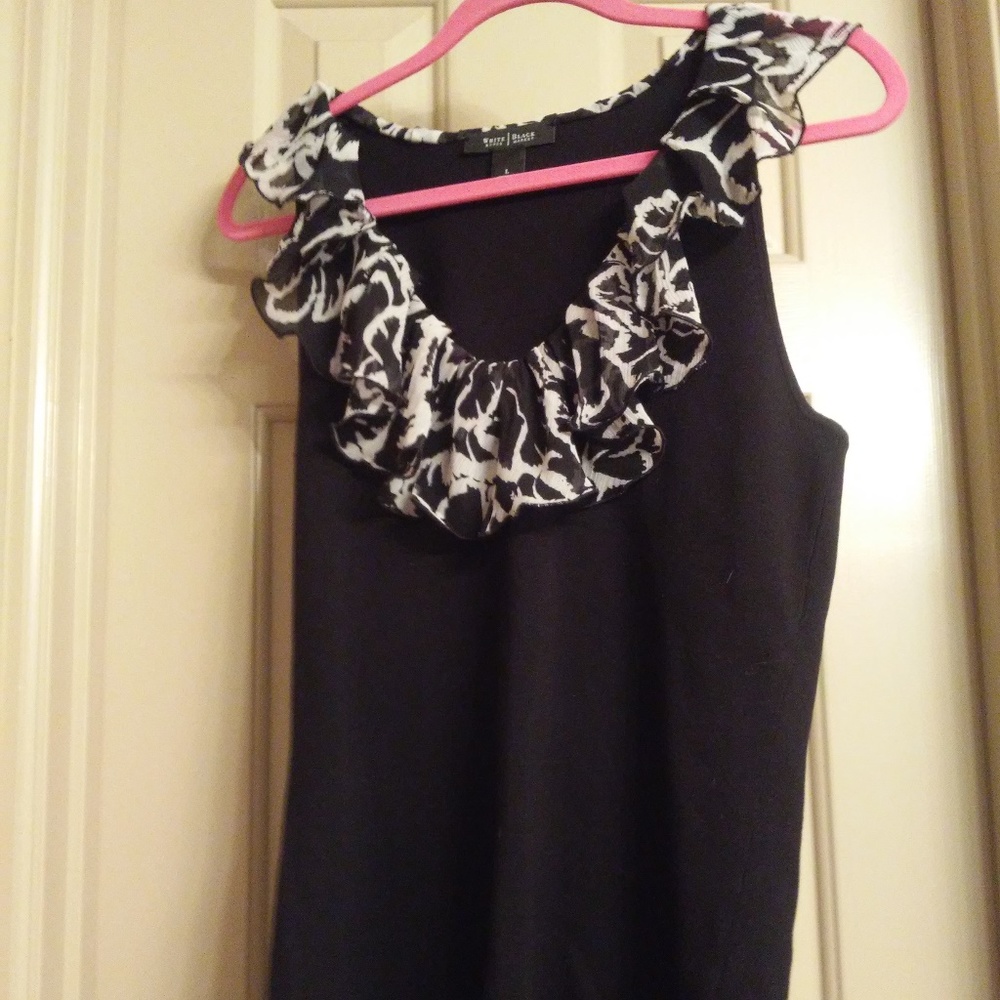 White House/Black Market Size Large Black Top