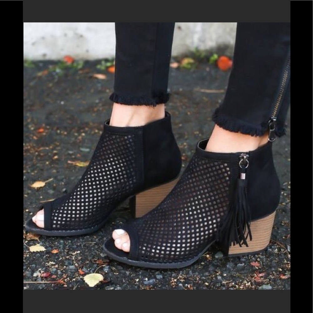 Peep Toe Tassle Bootie. - Picture 2 of 4