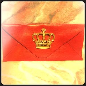 Queens crown red and gold clutch