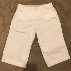 💕Intro White Bermuda Shorts Size 6