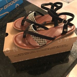 Toms sandals