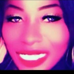 Meet your Posher, Yolanda