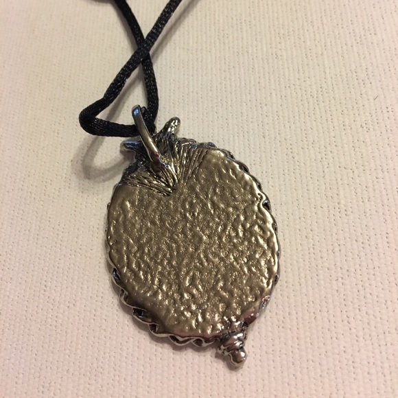 Fairy cameo pewter pendant New in package - Picture 3 of 4