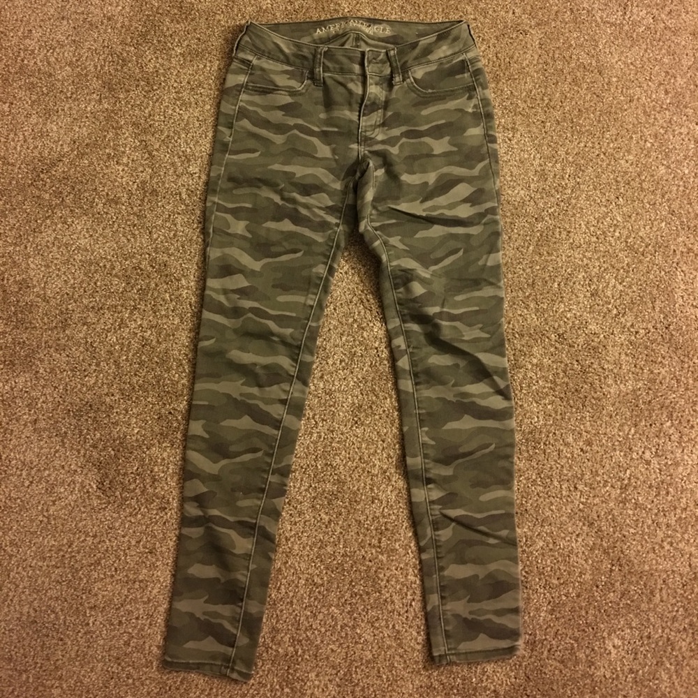 American eagle skinny camo jeans