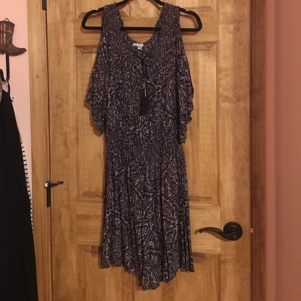 American Eagle cold shoulder dress