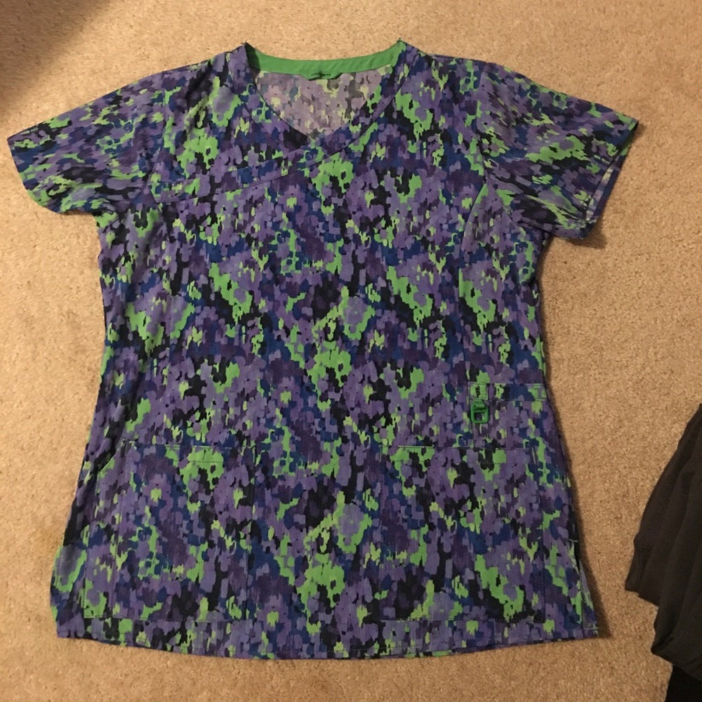 Carhartt scrub top