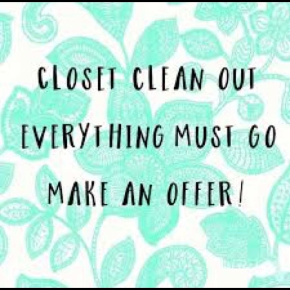 Bundle discount, cleaning my closet-make a offer