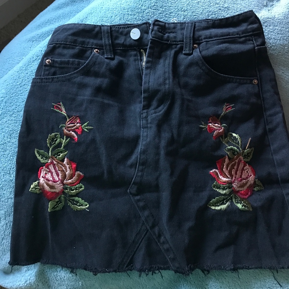 NWT Black embroidered denim skirt