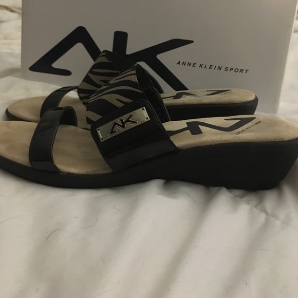 Wedge sandal - Picture 2 of 5