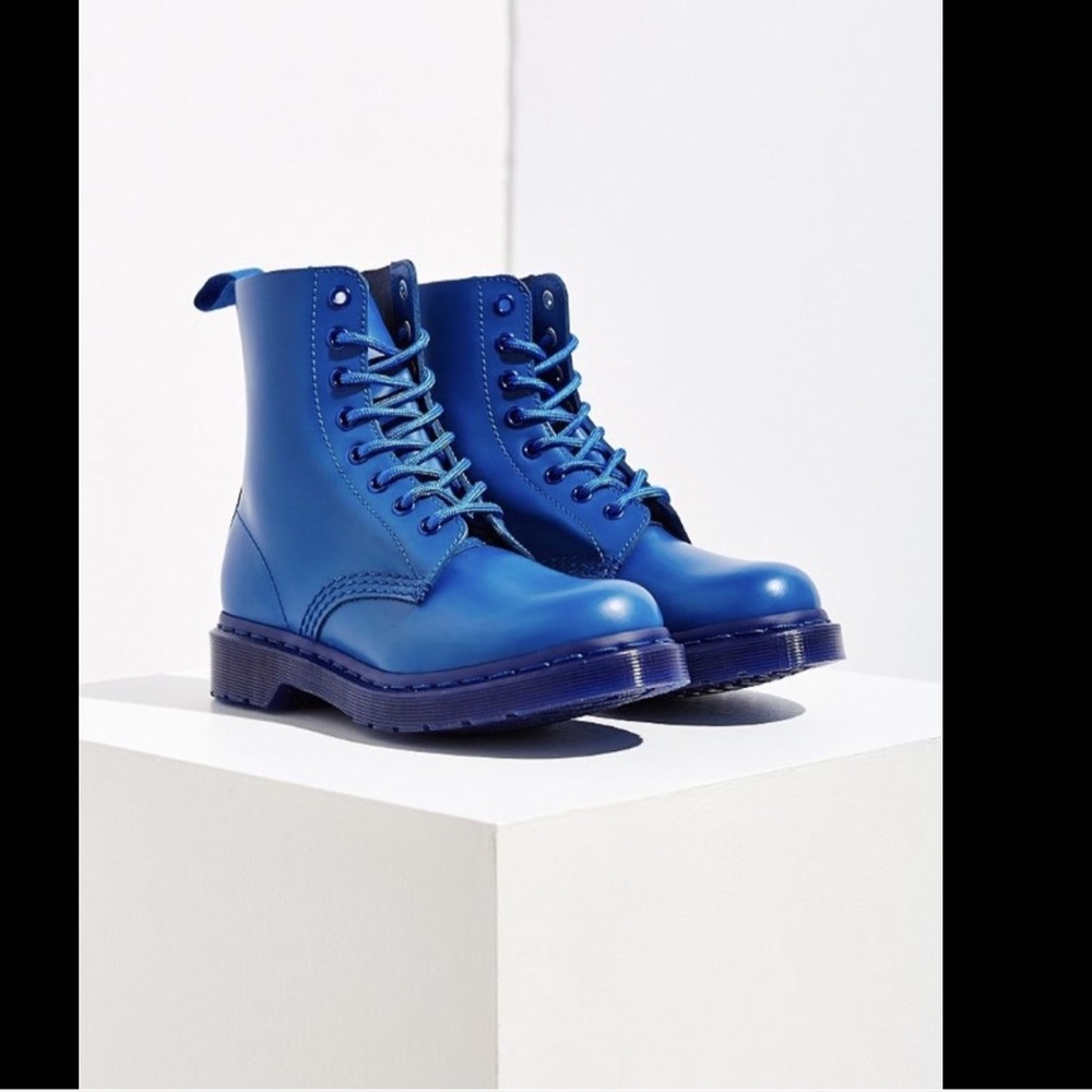 Urban Outfitters Dr Martens Leather LaceUp Boot 37 - Picture 2 of 7