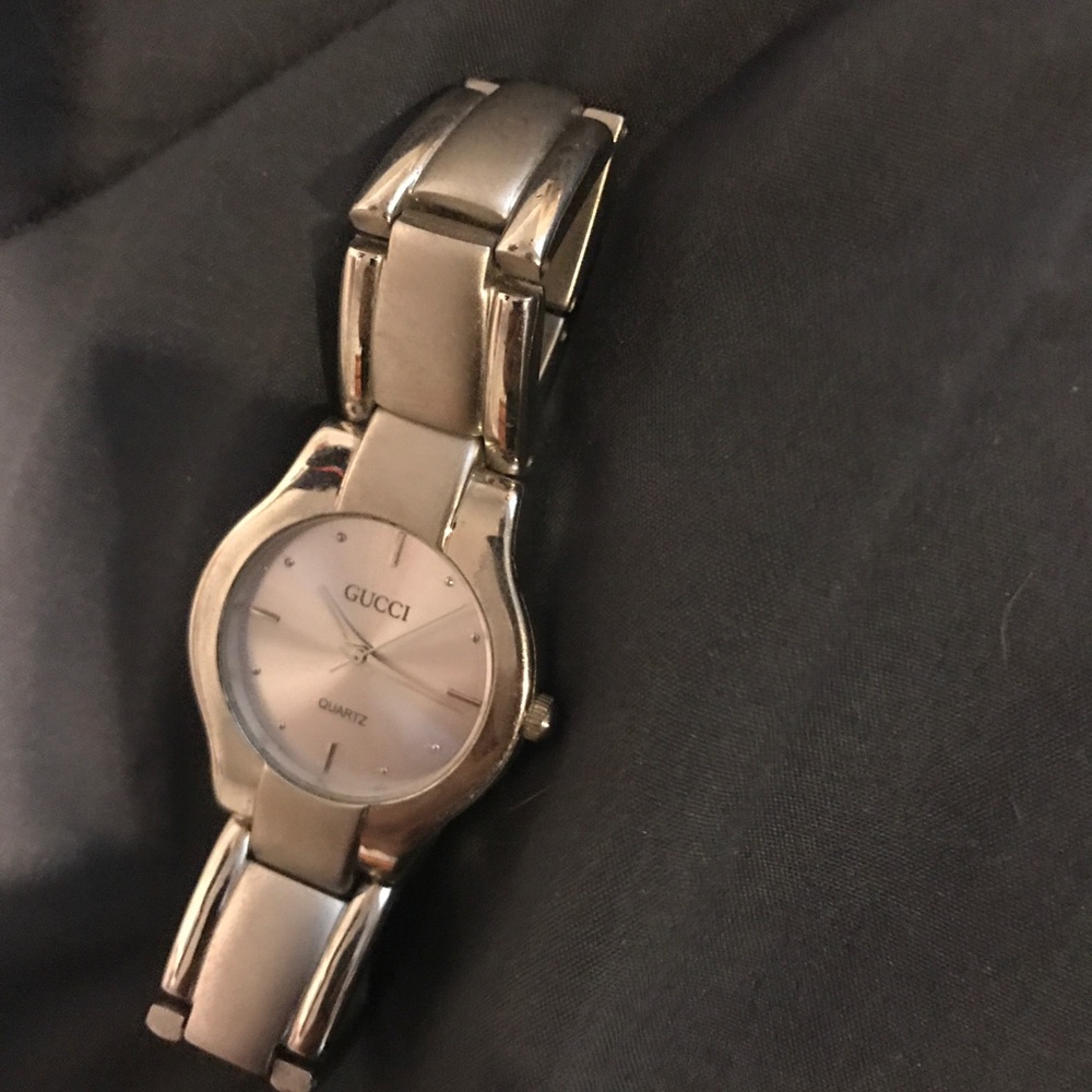 Unisex Gucci Watch (Small Face)