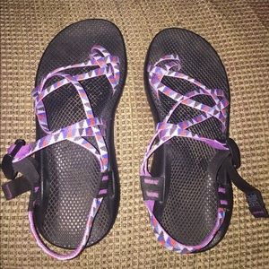 10 wide Chacos