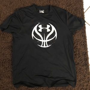 Under Armour 100% polyester shirt