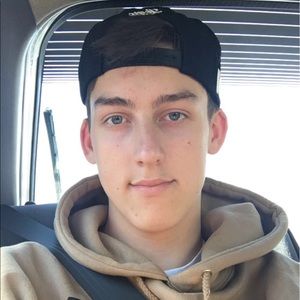 Meet your Posher, Elijah