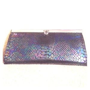 Iridescent wallet