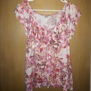 Adorable floral top
