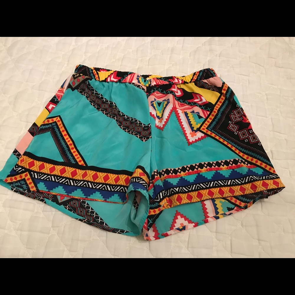 Bluetique Silky Patterned Aztec Shorts Medium