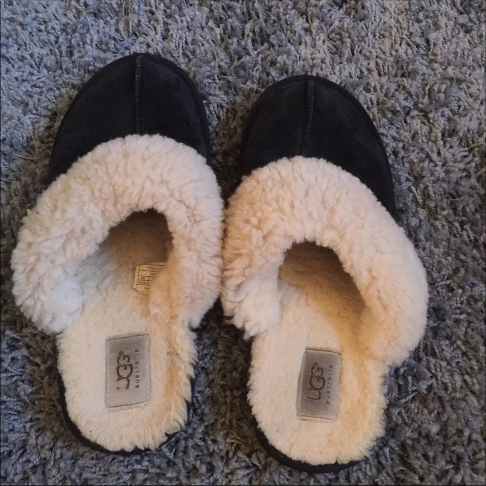 Ugg slip on slippers