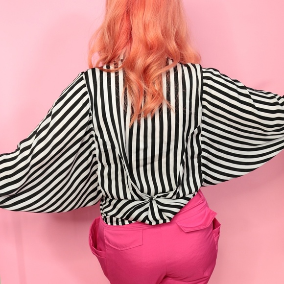 Sans Souci Tops - Black and White Striped Top Sans Souci Tops - Black and White Striped Top