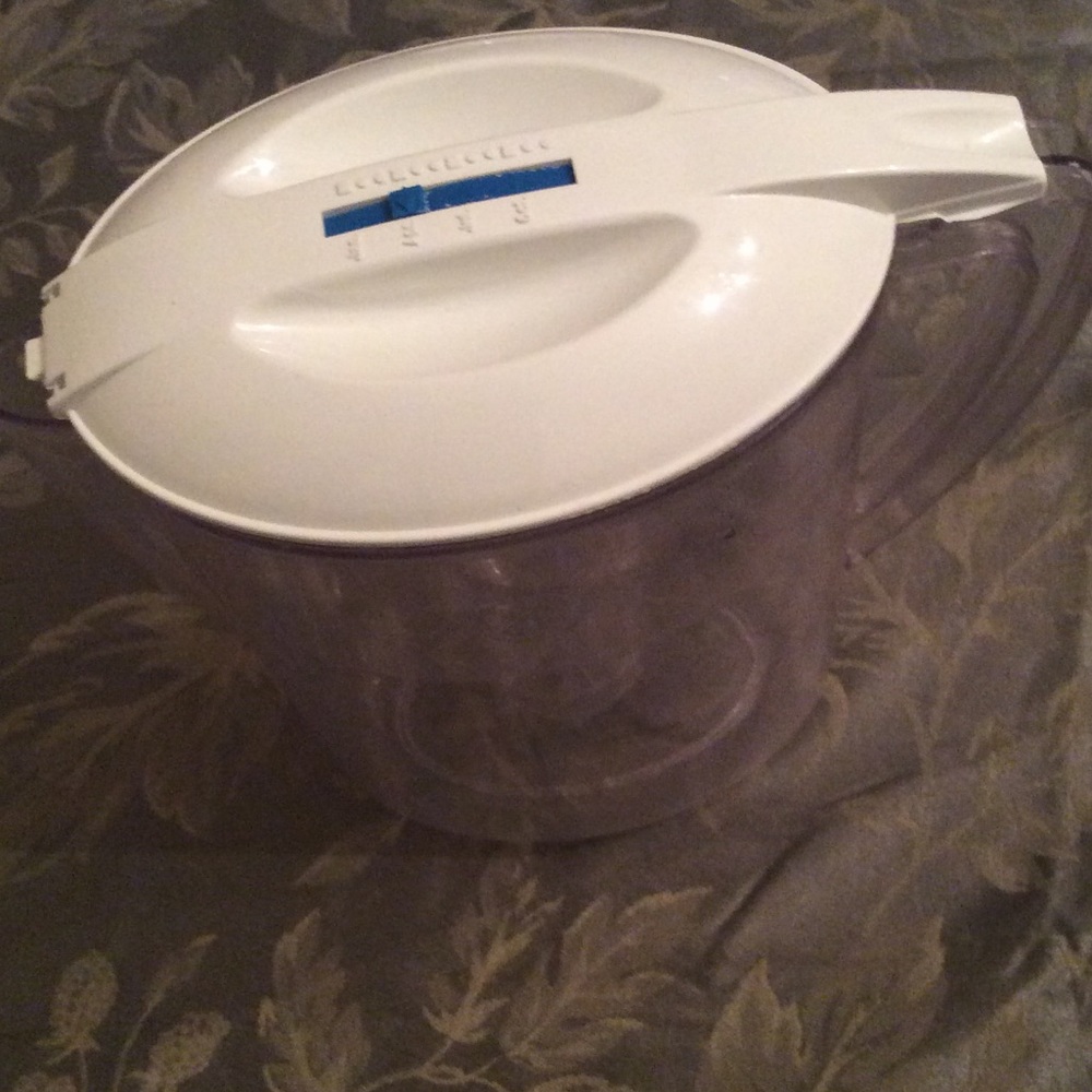 G.E. Water Filtration Pitcher