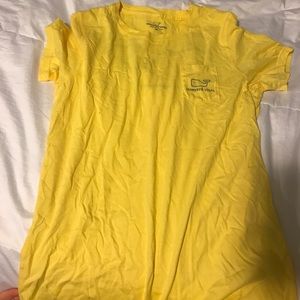 vineyard vines t-shirt