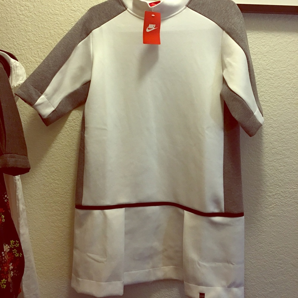 NWT Nike Court 1/2 Sleeve Tennis Dress