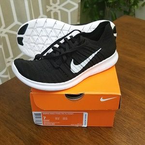 Nike Flyknit size 7