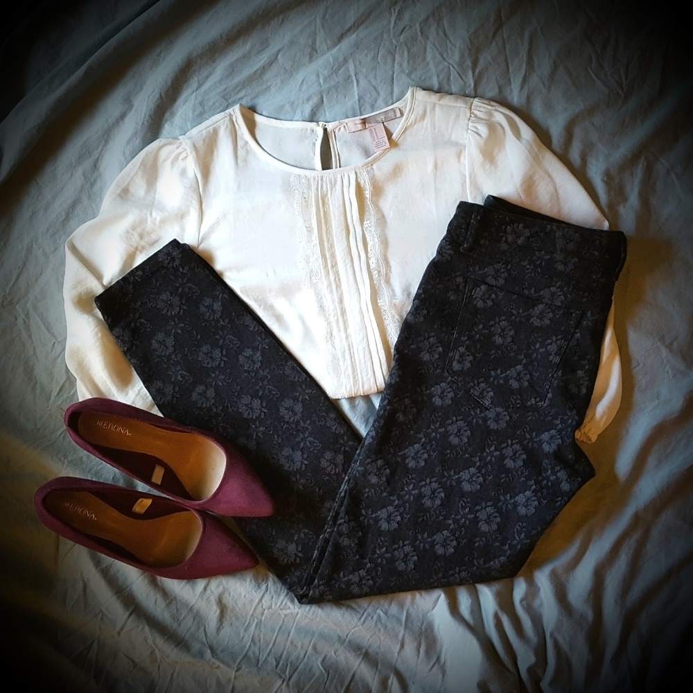 ⭐SALE⭐ Banana Republic Black and Gray Floral Jeans