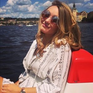 Meet your Posher, Courtney