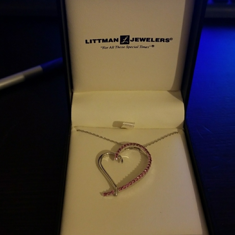 Littmans white gold heart necklace