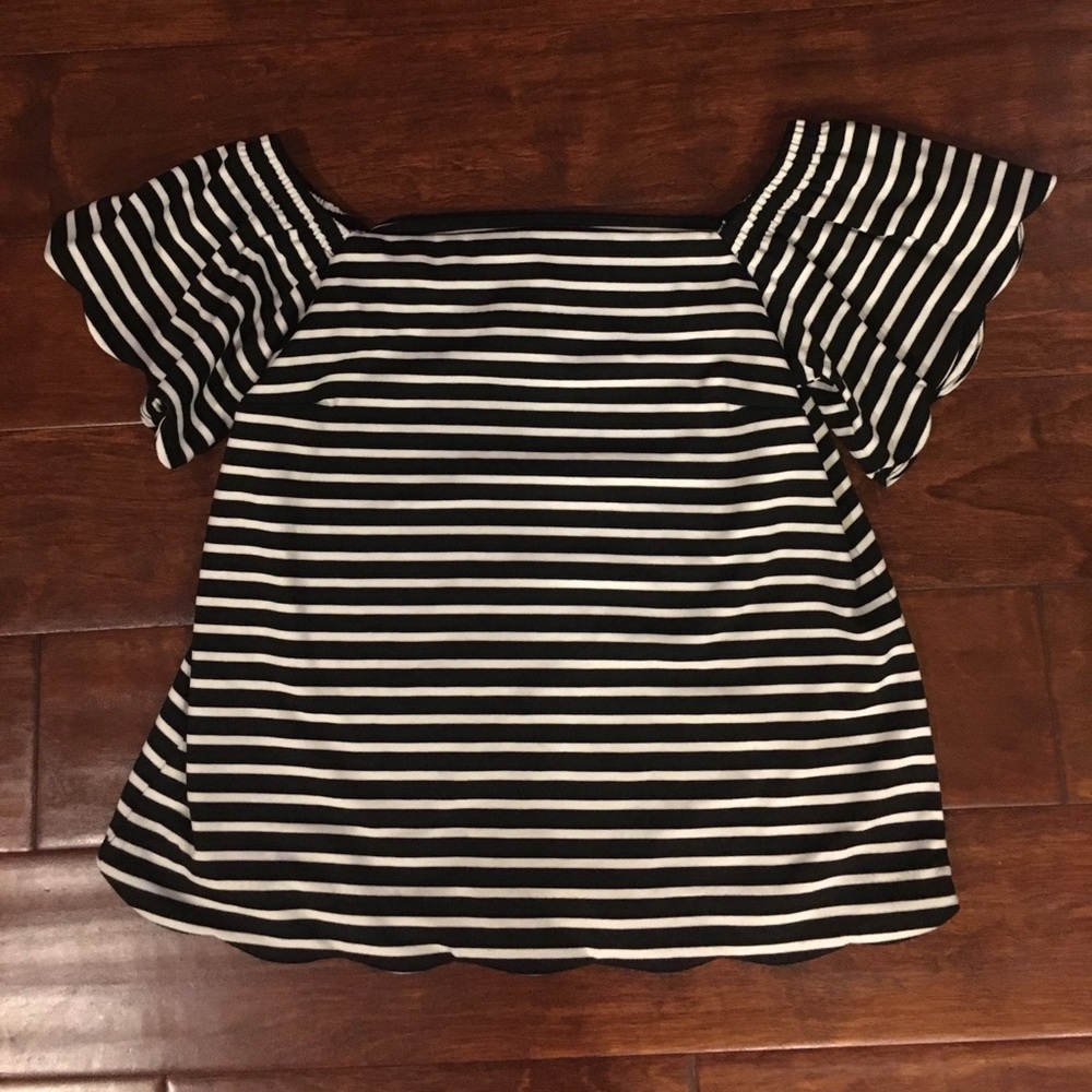 Banana Republic black and white off the shoulder