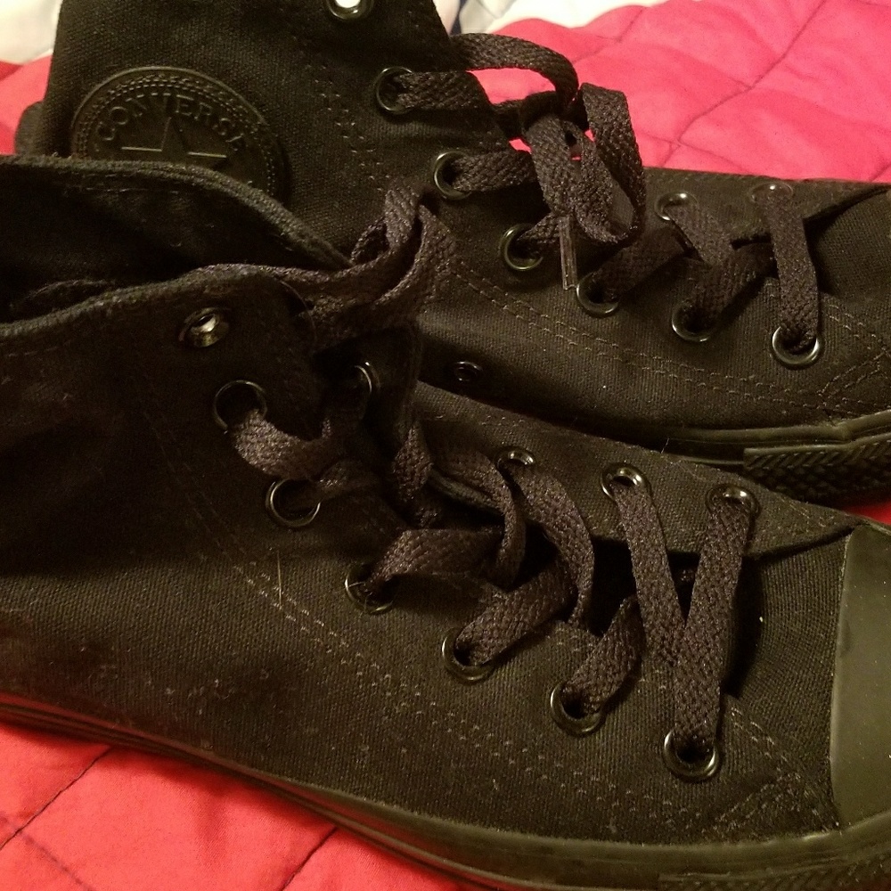 Shoes - Picture 2 of 3