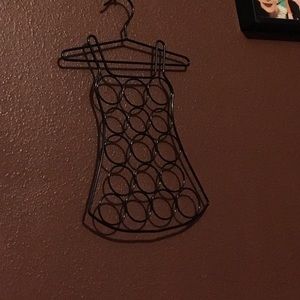 A scarf hanger