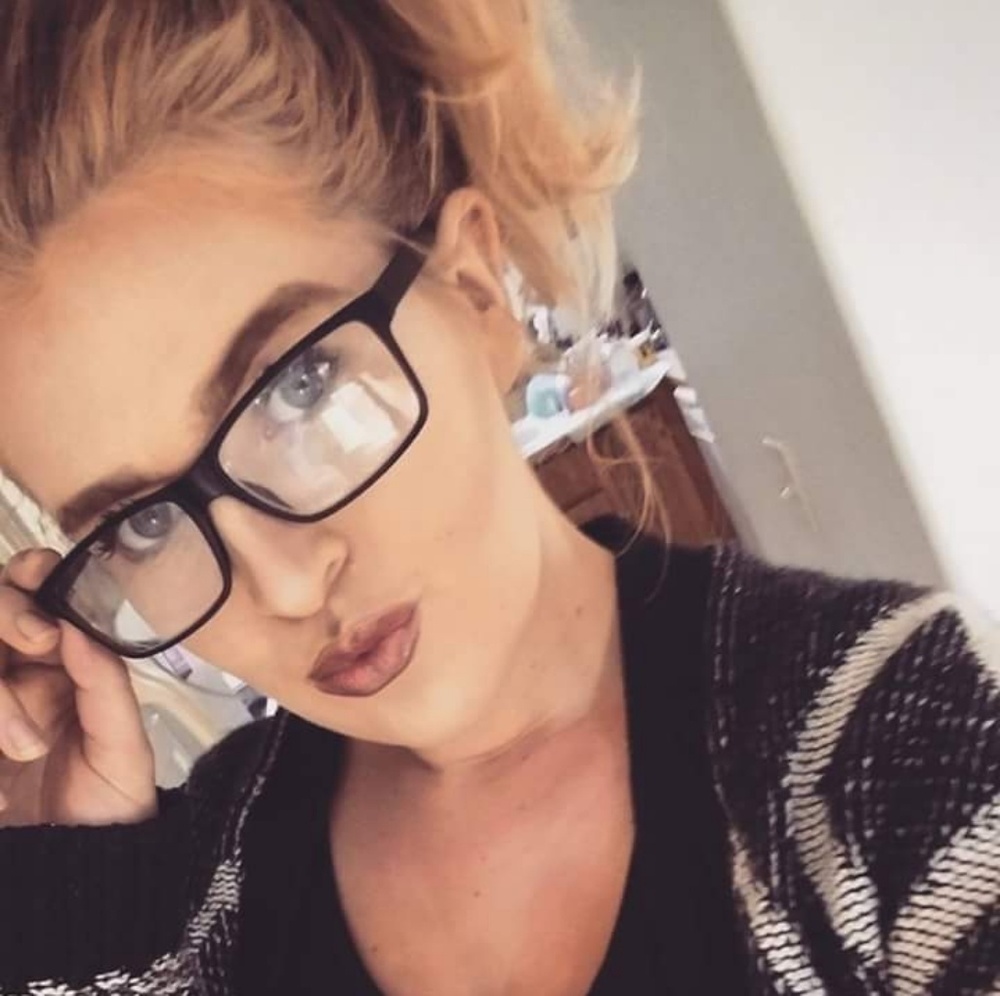 Meet your Posher, Chloe