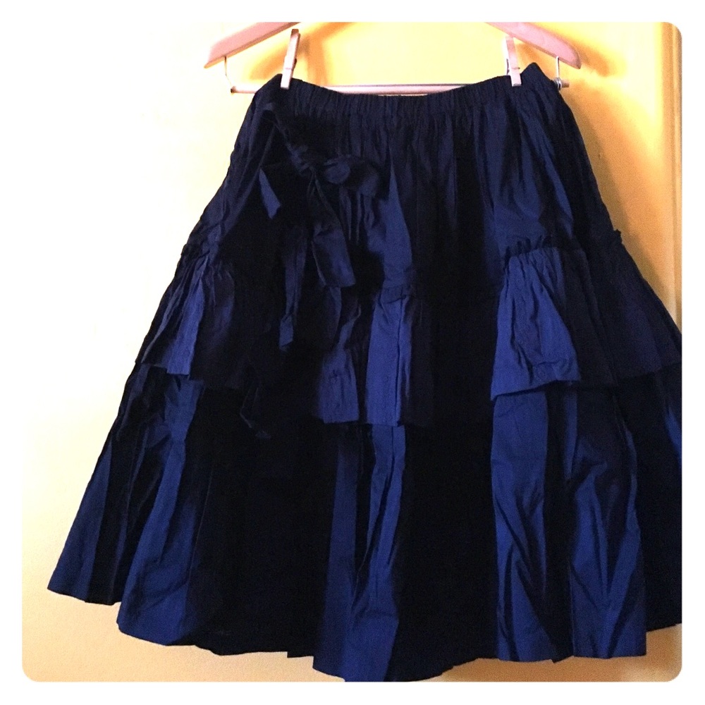 Black midi skirt