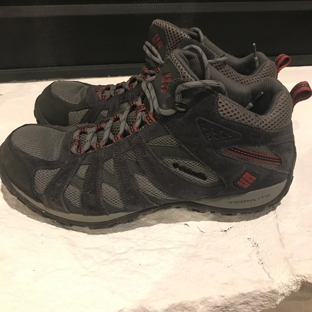 Columbia MEN'S REDMOND™ WATERPROOF MID HIKING SHOE