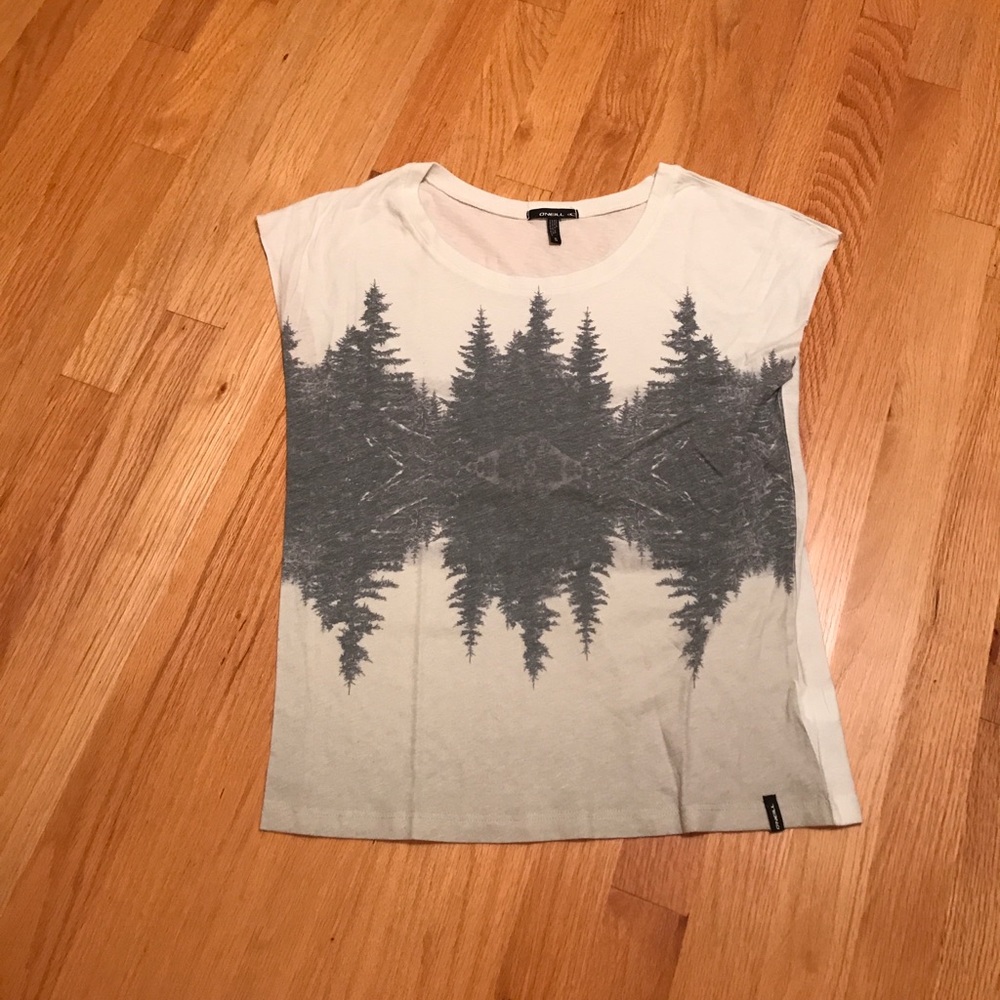 🌿EUC forest photo printed O'Neill top