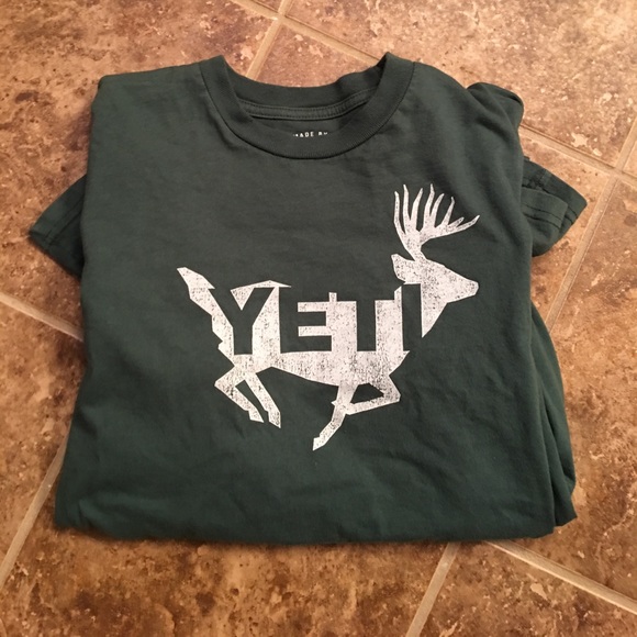 Patagonia Tops - Forest green yeti