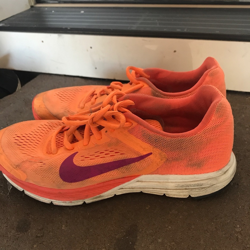 Orange Nike Structure 17