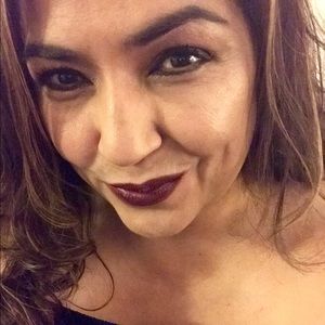 Meet your Posher, Esther