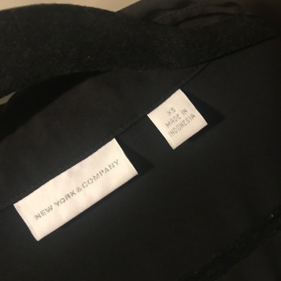 BLACK NEW YORK AND COMPANY BLOUSE -XS - Picture 2 of 3