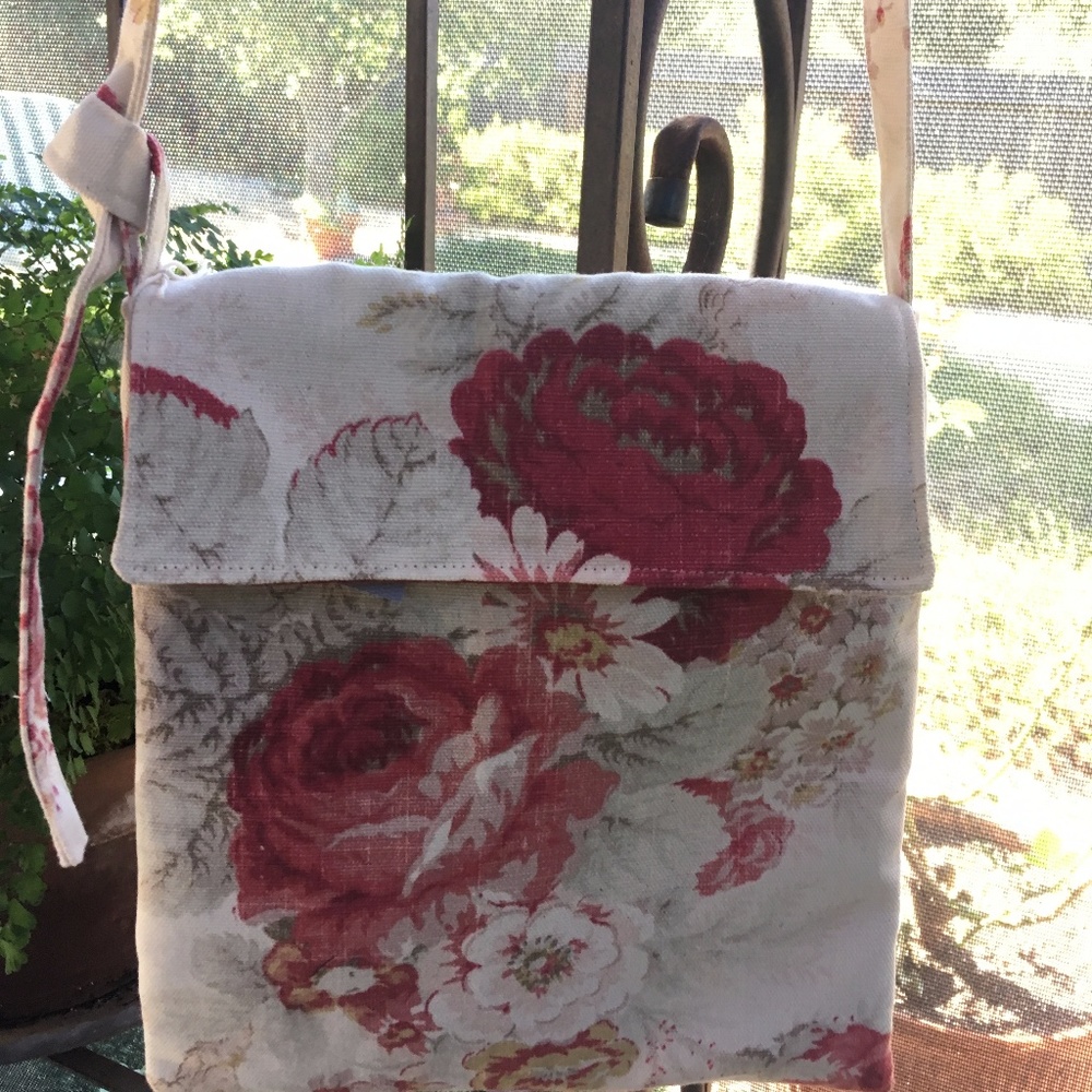 Vintage rose cross body purse