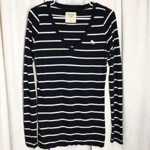 Abercrombie & Fetch    sweater/shirt