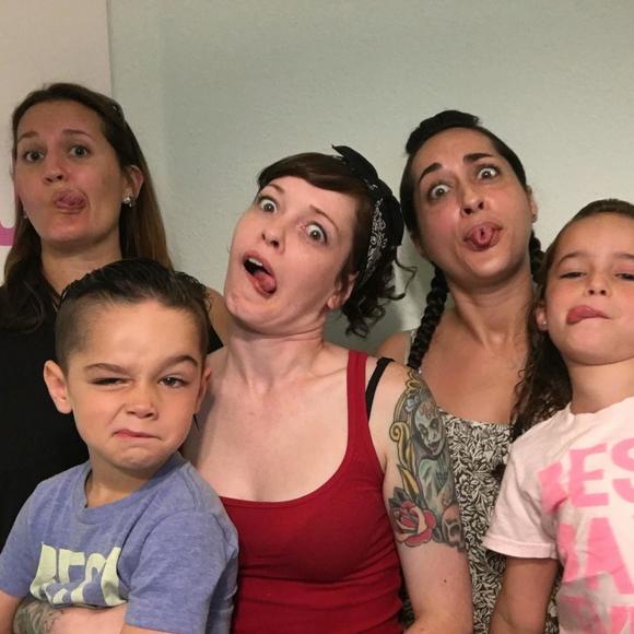 Meet your Posher, Lisa - Picture 1 of 1