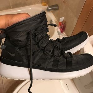 Black Nike Roshe Boots