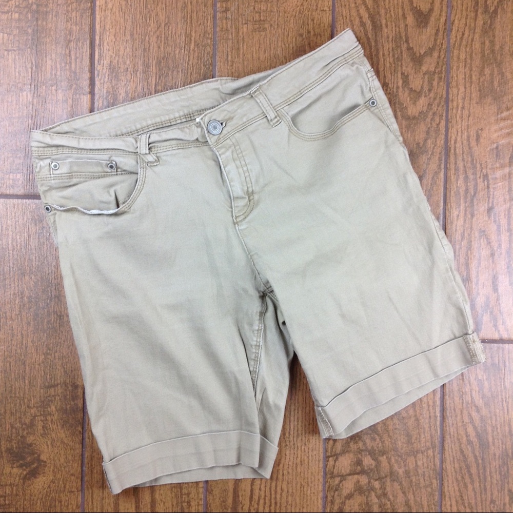 Bermuda Shorts Size 14