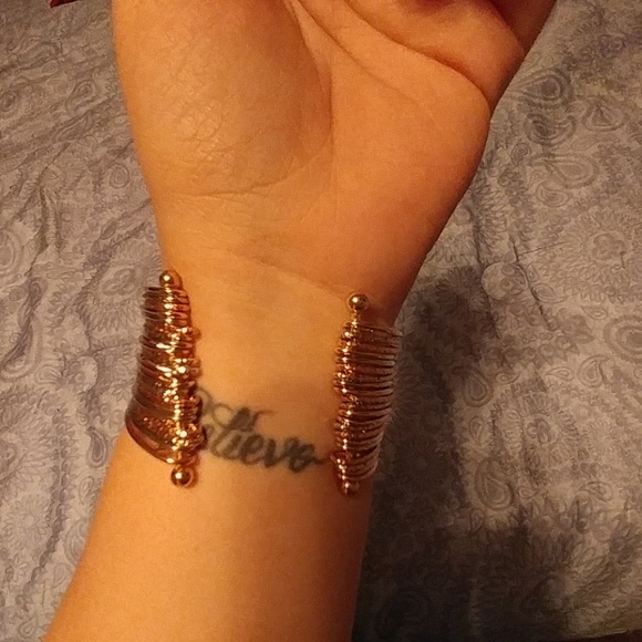 Cuffed bangle bracelet - Picture 2 of 4